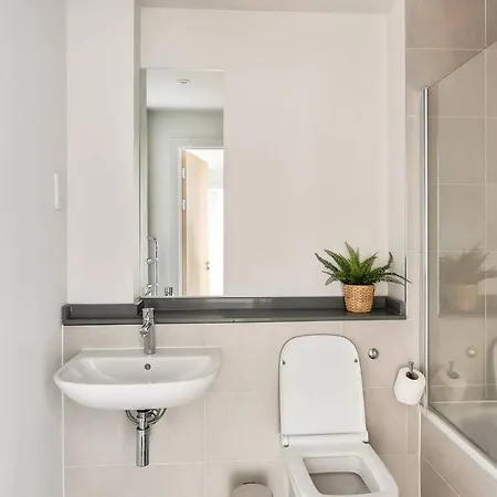Spacious 1br In Lovely Gated Community. Leeds (West Yorkshire)