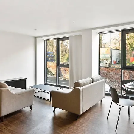 Spacious 1br In Lovely Gated Community. * Leeds (West Yorkshire)