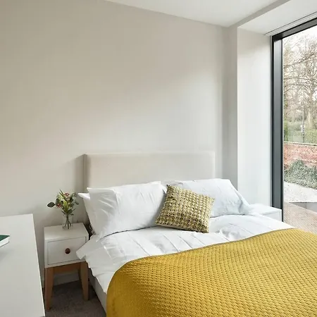 Spacious 1br In Lovely Gated Community. * Leeds (West Yorkshire)